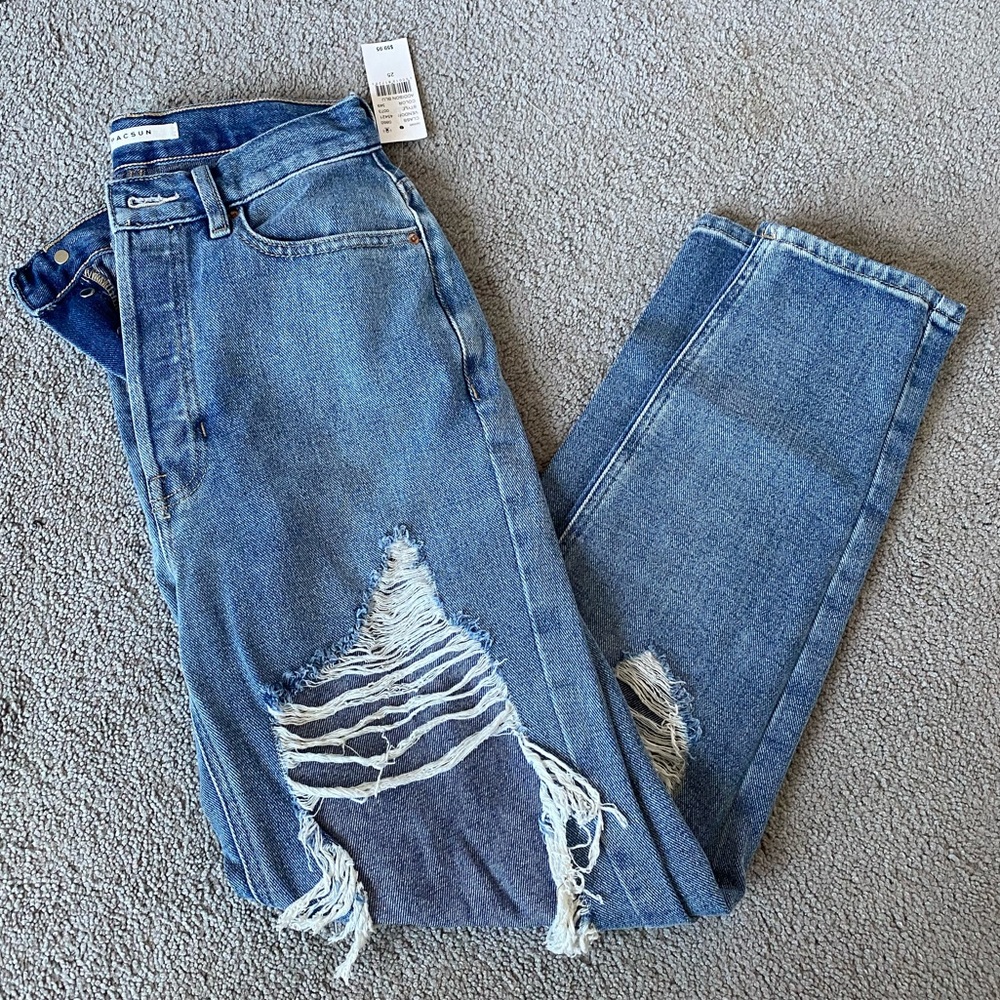 Distressed boyfriend jeans